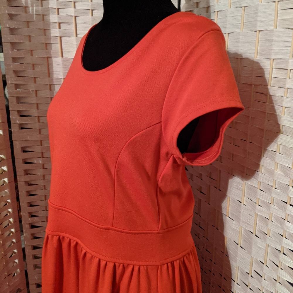 Apricot S/S Dress Size Large